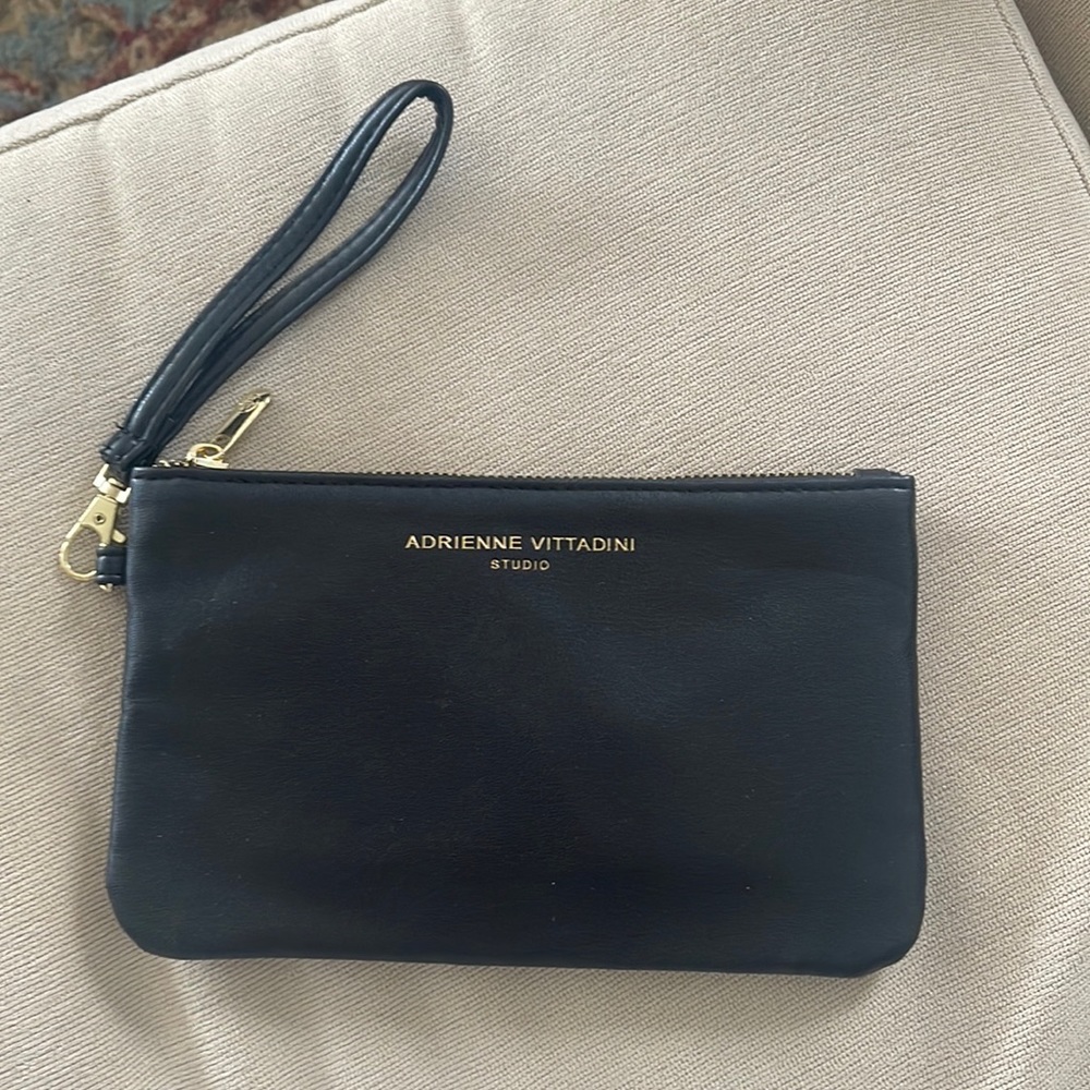 Adrienne Vittadini charging wristlet